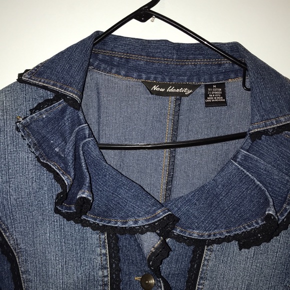 New Identity medium ruffle and black lace jacket w button front and sleeves. - Picture 4 of 10